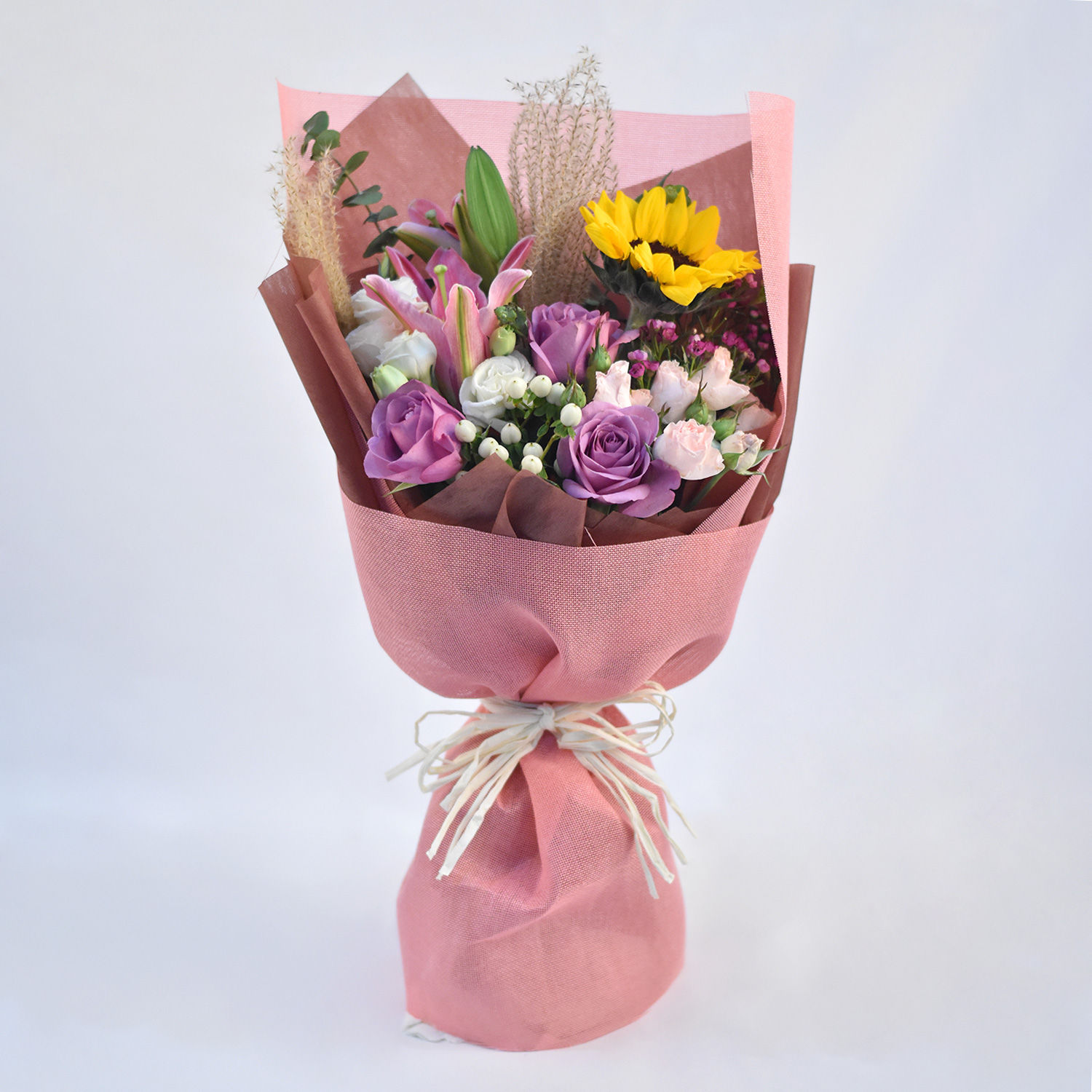 Online Dreamy Mixed Flowers Bouquet Gift Delivery in Singapore FNP